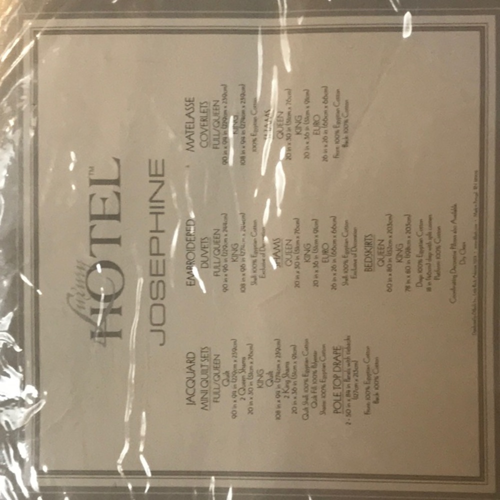 LUXURY HOTEL COVERLET-NEW - Picture 2 of 6